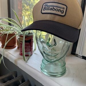 Billabong Beige and Black Hat​​​